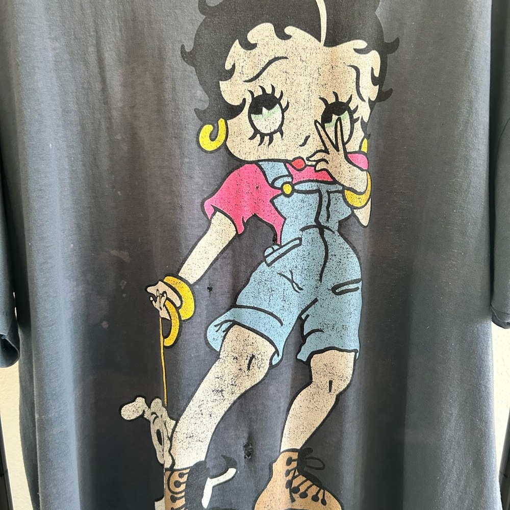 Boo - Picture 2 of 10